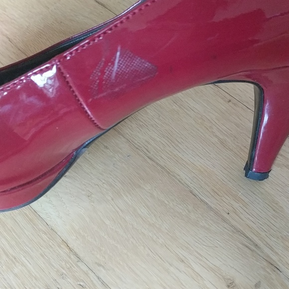 Bandolino shoes - Picture 3 of 5